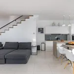 3 Bedroom Gorgeous In Hébergement de vacances *
