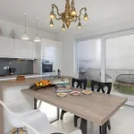 3 Bedroom Gorgeous In *